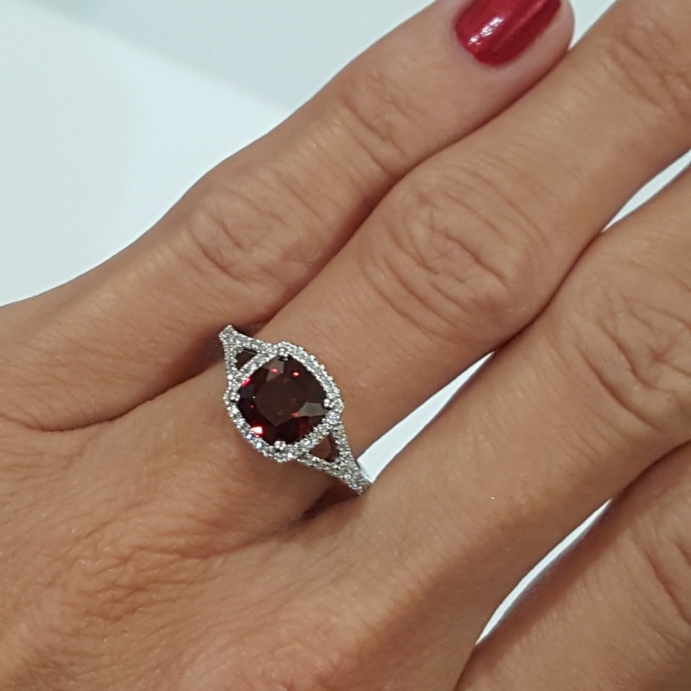 Natural Red Garnet & Sterling Silver Ring - Picture 7 of 8